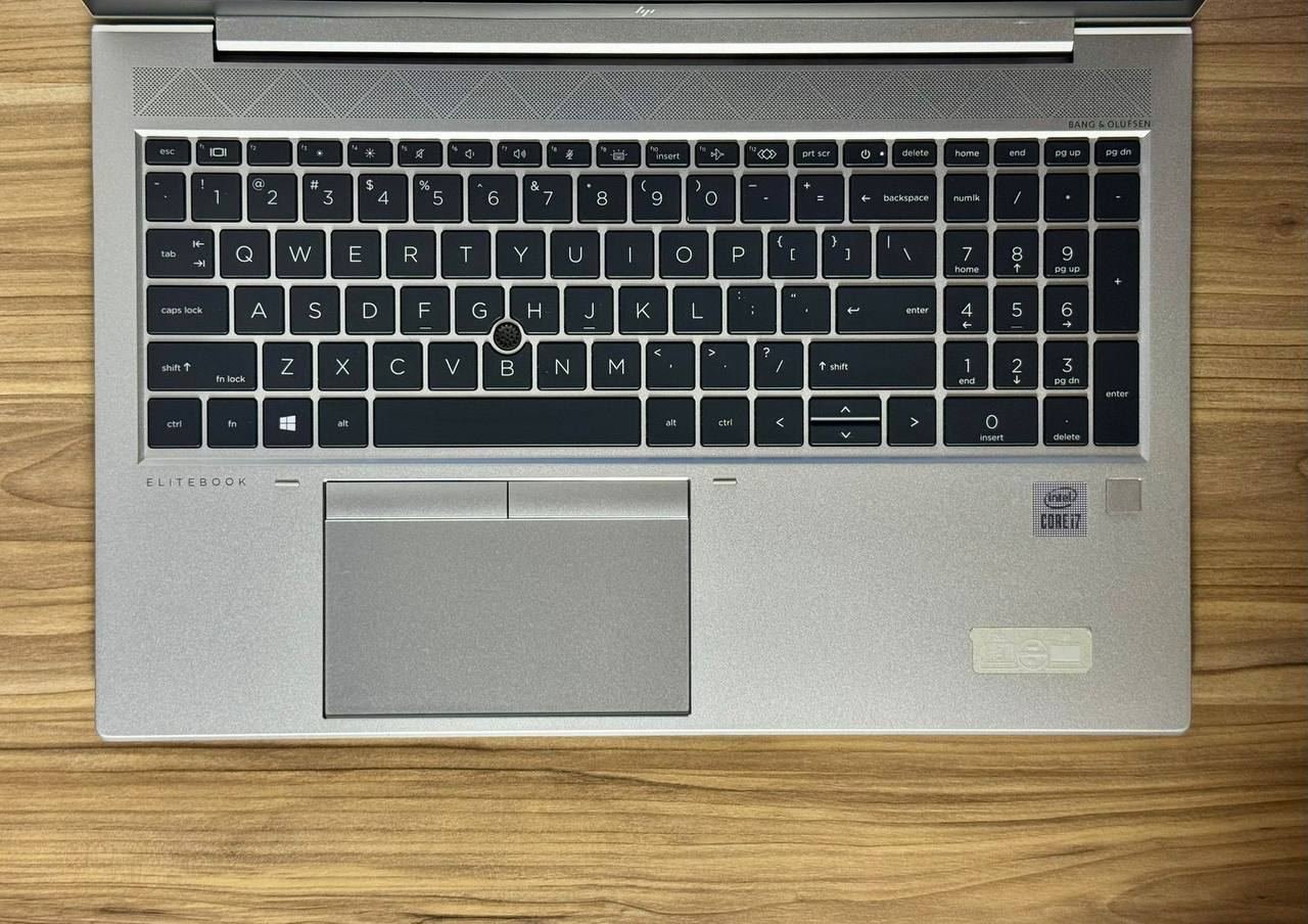 Notebook HP EliteBook i7 10th Generación, reconocimiento facial, Teclado Retroiluminado y Huella, 16 de RAM y 256 NVMe M.2 SSD SemiNuevo