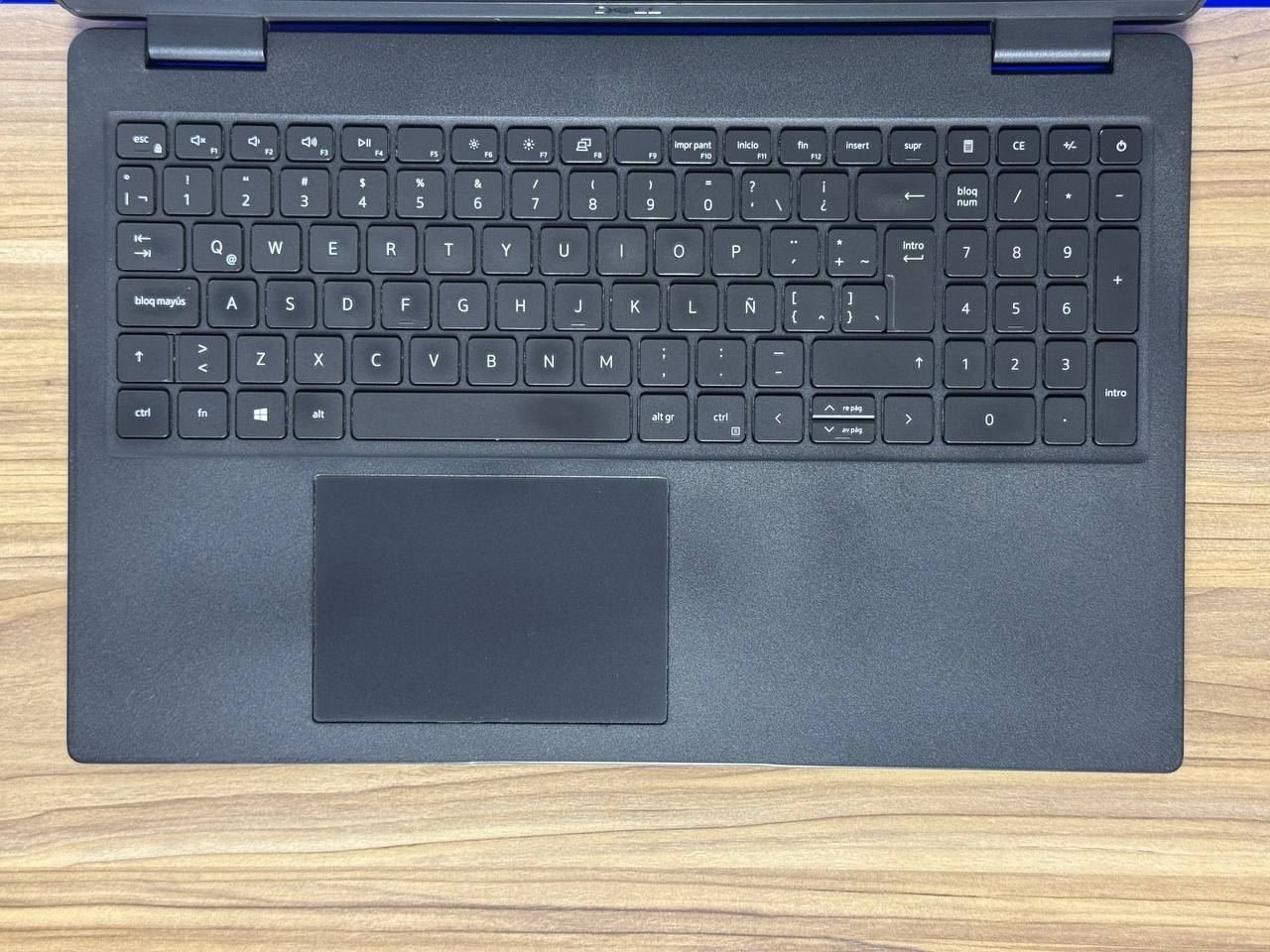 Notebook Dell i7 11th Generacion, 16 de RAM y 512 NVMe M.2 SSD SemiNuevo