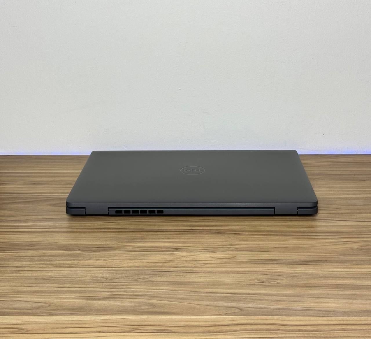 Notebook Dell i7 13th Generación, Teclado Retroiluminado, 16 de RAM y 512 NVMe M.2 SSD SemiNuevo