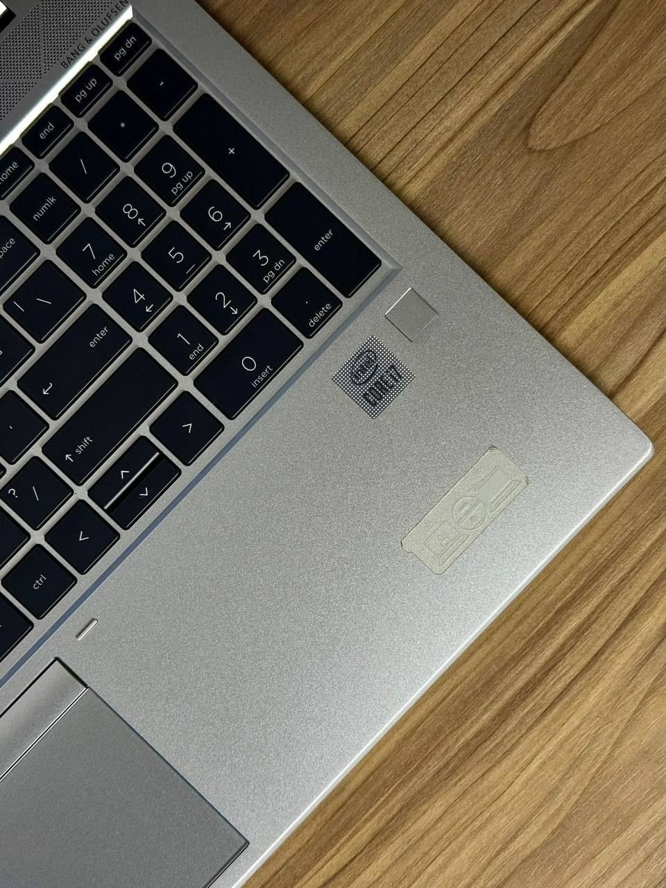 Notebook HP EliteBook i7 10th Generación, reconocimiento facial, Teclado Retroiluminado y Huella, 16 de RAM y 256 NVMe M.2 SSD SemiNuevo
