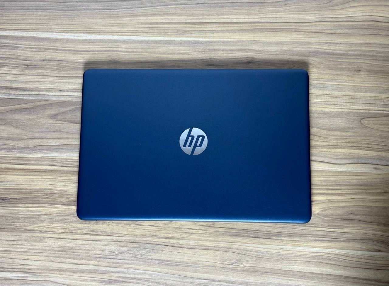 Notebook HP Ryzen 5 serie 5000 Modelo 15-ef2126wm, 16 de RAM y 256 SSD M.2 SemiNuevo