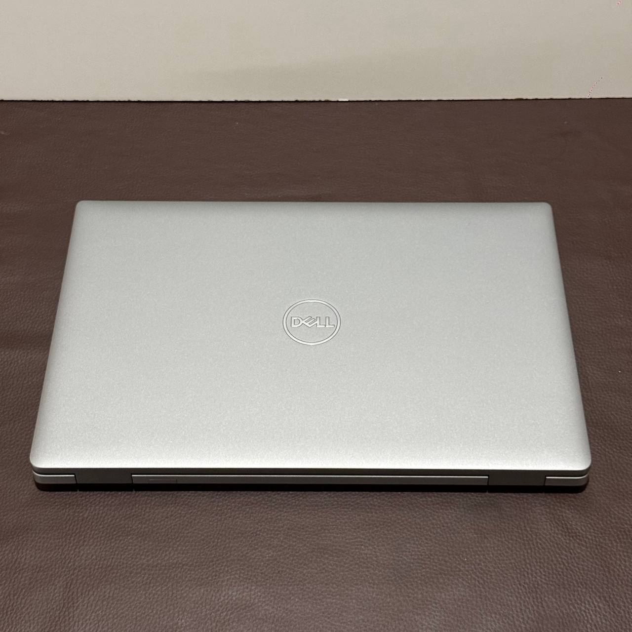 Notebook Dell i7 vPro 12th Generación, Teclado Retroiluminado y Reconocimiento Facial, 16 de RAM y 512 NVMe M.2 SSD SemiNuevo